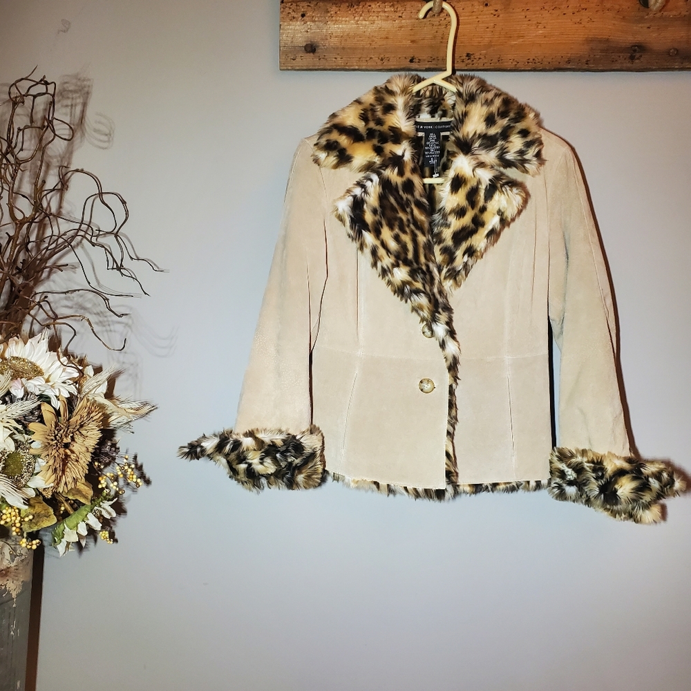 NWT New York & Company Beige Leather Jacket with Leapord/Animal Print Faux Fur